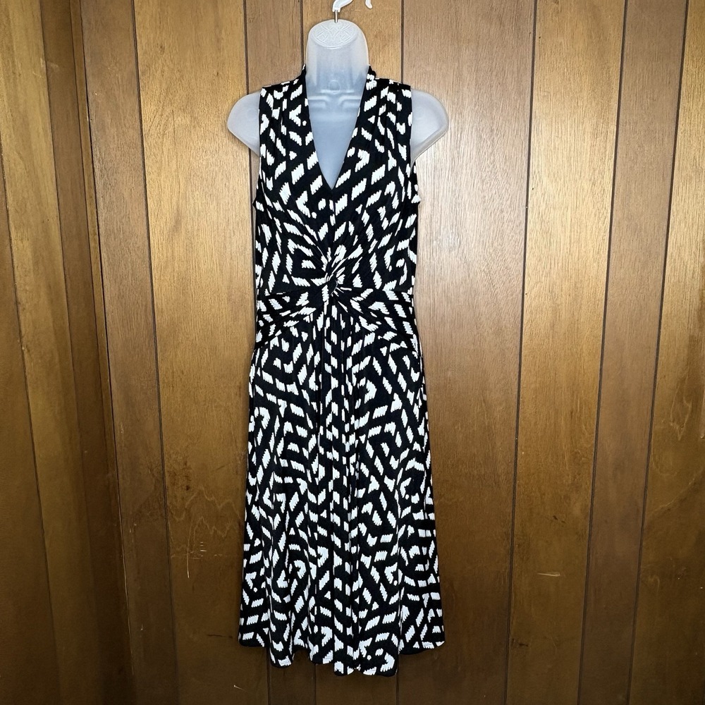 WHBM Dress Women's 2 Black White Twist Front Minimalist‎ Office Career Resort